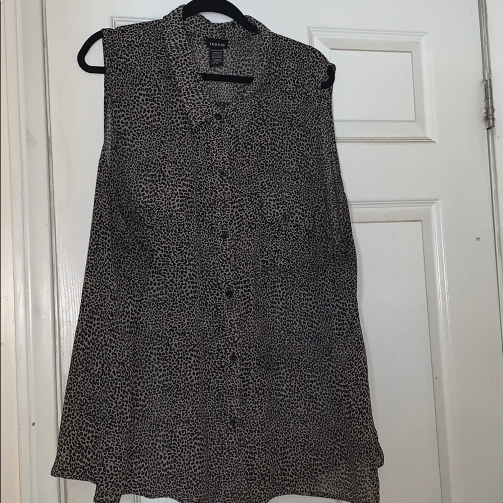 Torrid leopard chiffon button up blouse